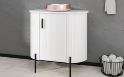 ארון אמבטיה עומד BACH – עיצוב יוקרתי בעץ מעוגל עם רגלי מתכת וכיור מונח מתנה